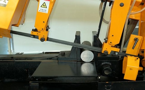 甘洛数控带锯床自动送料精度会出现偏差吗？