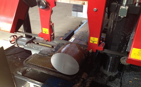 甘洛卧式带锯床加工时出现明显振荡如何排查？